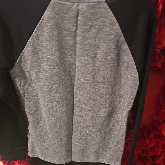 Cat & Jack Gray and Black Long Sleeve Tees - Picture 8 of 8